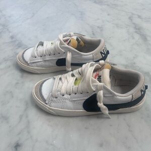 Nike White and Black Retro-Inspired Sneakers, size 7.5 Women’s